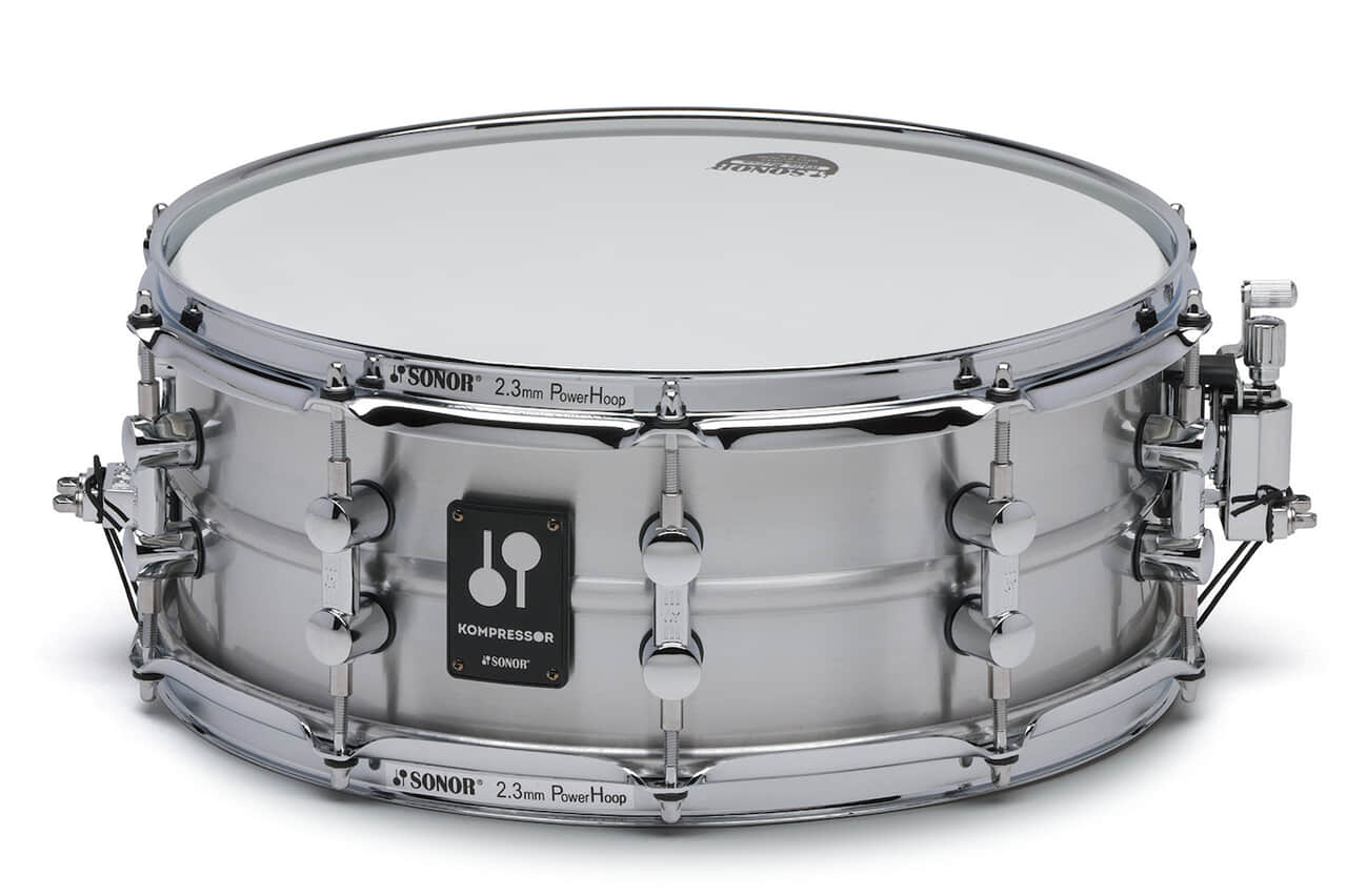 博士 山本拓矢が試した【2023年7月号】のNEW PRODUCTS！〜SONOR Kompressor Aluminium Snare Drum〜  | ドラマガWeb